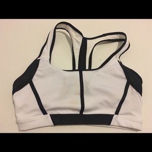 WHITE AND BLACK SPORTS BRA
